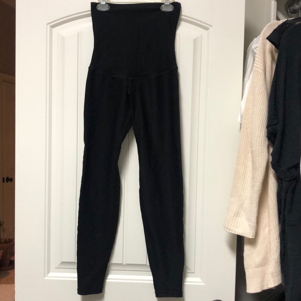 Postpartum leggings